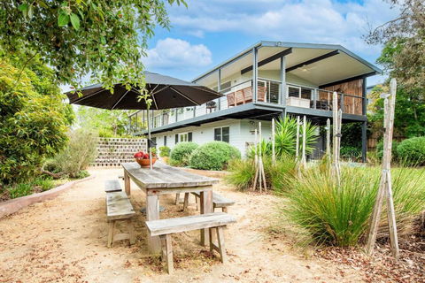 Evans Beach Retreat - Lightning Ridge Tourism 0
