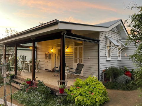 Entire Boutique Home - The Rustic Cottage - Canungra - Lightning Ridge Tourism 0