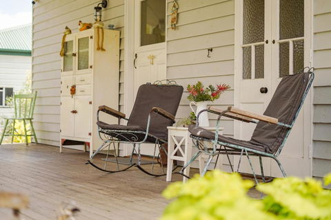 Entire Boutique Home - The Rustic Cottage - Canungra - Lightning Ridge Tourism 1