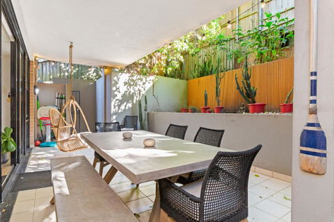 Fab Bondi 2-Bed With Courtyard & Alfresco Dining - Lightning Ridge Tourism 1