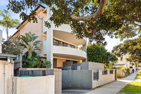 Fab Bondi 2-Bed With Courtyard & Alfresco Dining - Lightning Ridge Tourism 4