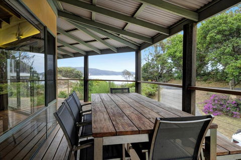 Far Shore - Lightning Ridge Tourism 2