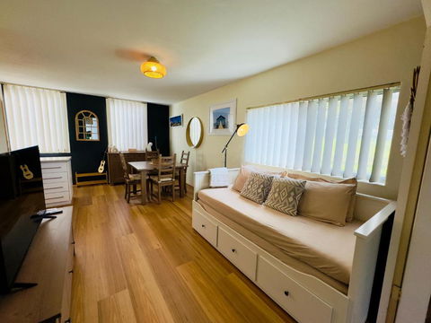 FORR64 - Cosy East Perth Retreat - Lightning Ridge Tourism 0