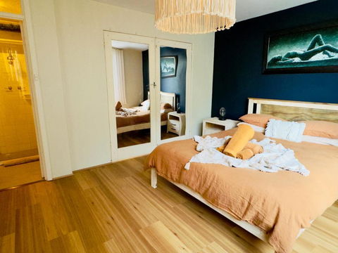 FORR64 - Cosy East Perth Retreat - Lightning Ridge Tourism 2