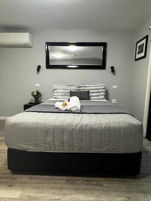 Foundry Apartments - Lightning Ridge Tourism 0