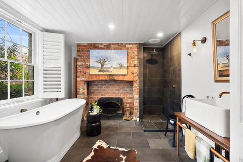 Gable House Geelong - Lightning Ridge Tourism 4