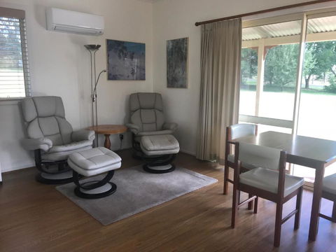 Glen Waverly Farmstay - Lightning Ridge Tourism 2