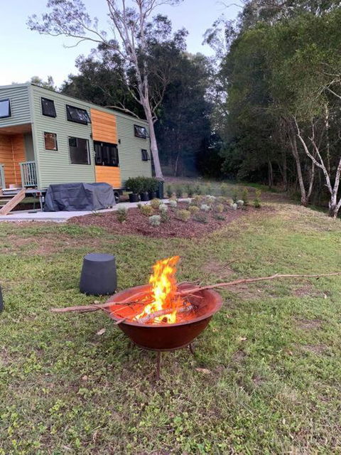 Gorgeous 2 Bedroom Tiny House Noosa Hinterland - Lightning Ridge Tourism 0