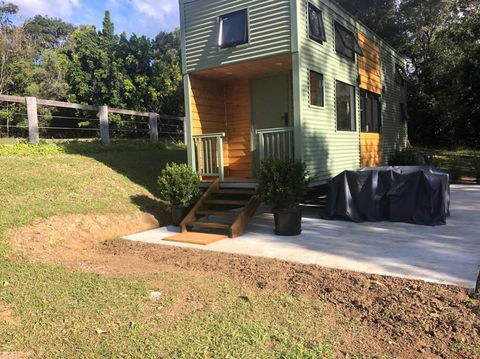 Gorgeous 2 Bedroom Tiny House Noosa Hinterland - Lightning Ridge Tourism 2