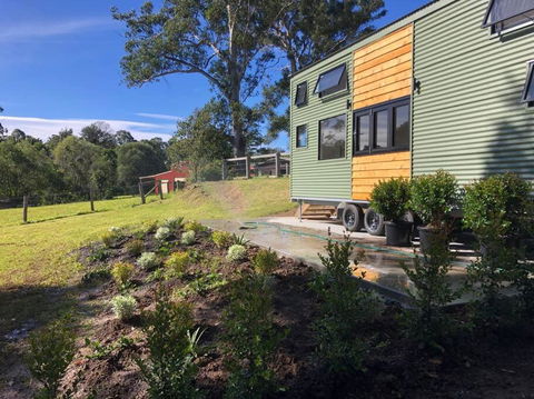 Gorgeous 2 Bedroom Tiny House Noosa Hinterland - Lightning Ridge Tourism 1