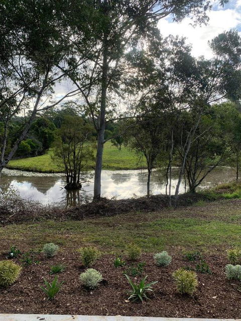 Gorgeous 2 Bedroom Tiny House Noosa Hinterland - Lightning Ridge Tourism 3