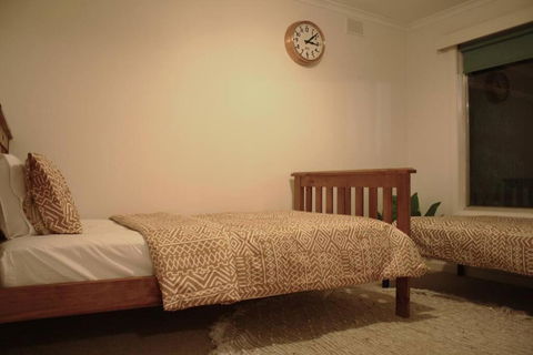 Gum Lodge, Gateway To The Murray - Lightning Ridge Tourism 2