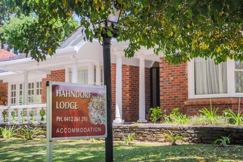 Hahndorf Lodge Pioneer Suite - Main Street Hahndorf On Site Secure Parking - Lightning Ridge Tourism 0