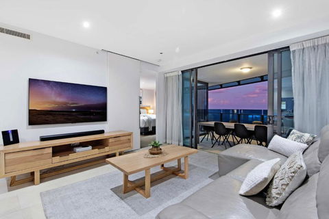 GUARANTEED OCEAN VIEW - Level 16 And Up - Soul Surfers Paradise - Self Contained &Privately Managed - Lightning Ridge Tourism 3