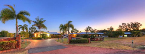 Heritage Lodge Motel - Lightning Ridge Tourism 0