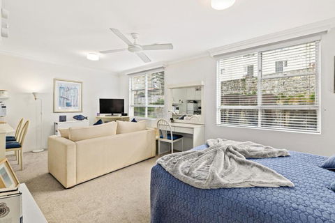 HENRY12 Self- Catering - Lightning Ridge Tourism 2