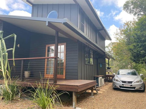 Hilltop Woods Noosa - Lightning Ridge Tourism 0