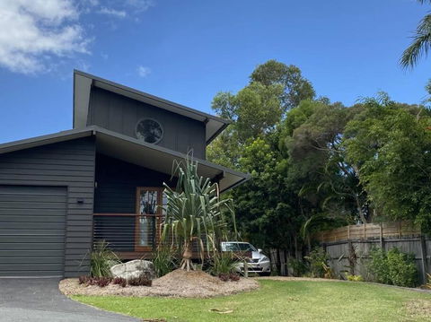 Hilltop Woods Noosa - Lightning Ridge Tourism 1