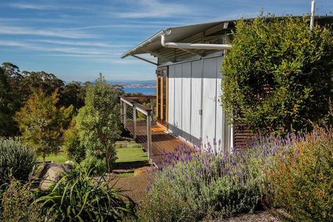 Hobart Hideaway Pods - Lightning Ridge Tourism 2