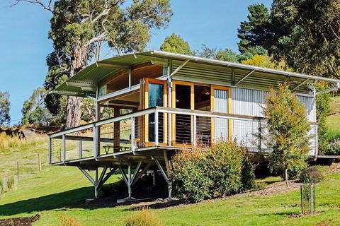 Hobart Hideaway Pods - Lightning Ridge Tourism 1
