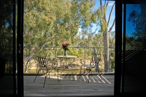 Adelphi Boutique Apartments - Lightning Ridge Tourism 2