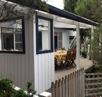 Adrift at Ventnor on Phillip Island Pets - Lightning Ridge Tourism