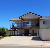 Agape Holiday Home - Lightning Ridge Tourism