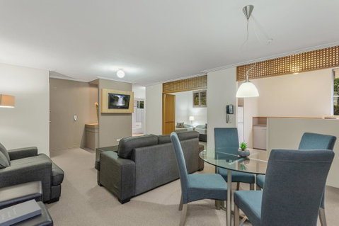 Airport International Hotel Brisbane - Lightning Ridge Tourism 0