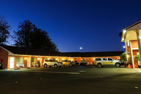 Akuna Motor Inn And Apartments - Lightning Ridge Tourism 1