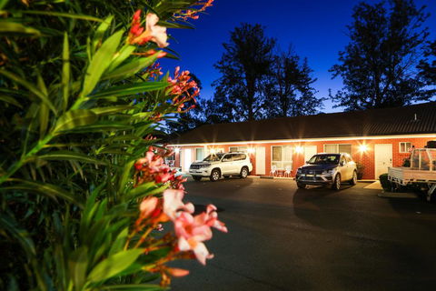 Akuna Motor Inn And Apartments - Lightning Ridge Tourism 0
