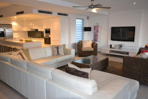 Alex Beach House - Lightning Ridge Tourism 2