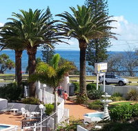 Alex Headland Beachfront - Lightning Ridge Tourism