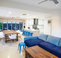 Alexandra Headland Luxury Townhouse - Lightning Ridge Tourism