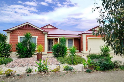 All Seasons Port Elliot Holiday House - Lightning Ridge Tourism 0