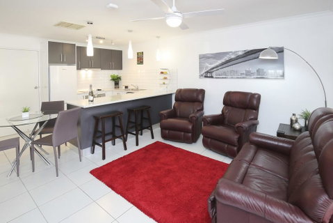 Allure Apartments - Central - Lightning Ridge Tourism 0