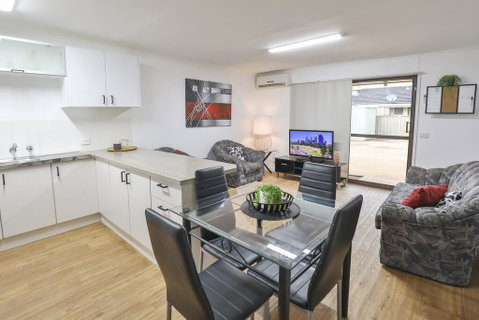 Allure Apartments - Central - Lightning Ridge Tourism 3