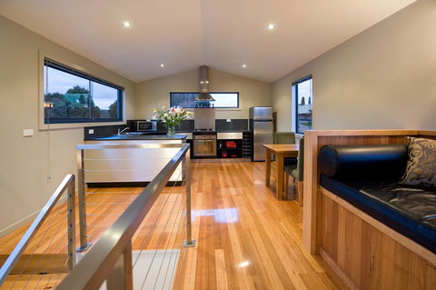 Alofi - Lightning Ridge Tourism 1