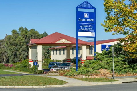 Alpha Hotel Canberra - Lightning Ridge Tourism 0