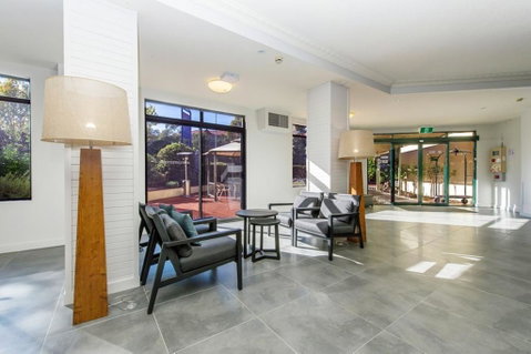 Alpha Hotel Canberra - Lightning Ridge Tourism 3