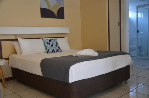 Ambassador Motel - Lightning Ridge Tourism 0