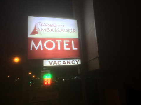 Ambassador Motel - Lightning Ridge Tourism 3