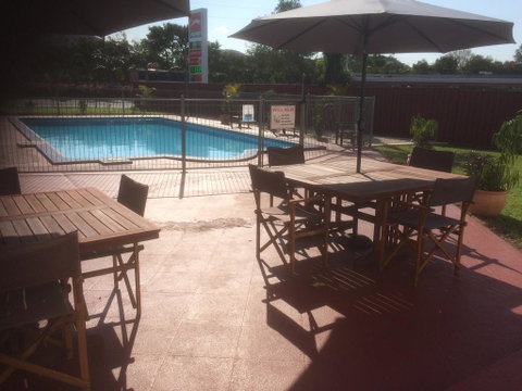Ambassador Motel - Lightning Ridge Tourism 2