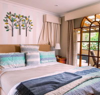 Amble at Hahndorf - Lightning Ridge Tourism