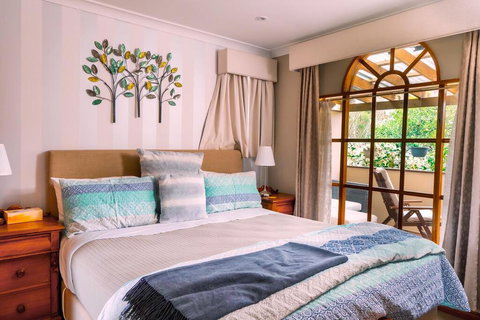 Amble At Hahndorf - Lightning Ridge Tourism 0