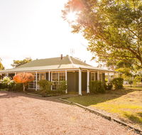 Among the Vines - Lightning Ridge Tourism