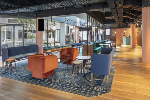 Amora Hotel Riverwalk - Lightning Ridge Tourism 0