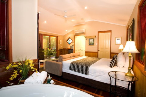Amore On Buderim Rainforest Cabins - Lightning Ridge Tourism 1