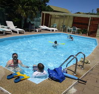 Anchorbell Holiday Apartments - Lightning Ridge Tourism