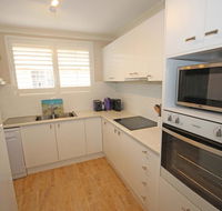 Annie's Apartment - Lightning Ridge Tourism