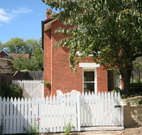 Annies Garden Cottage - Lightning Ridge Tourism
